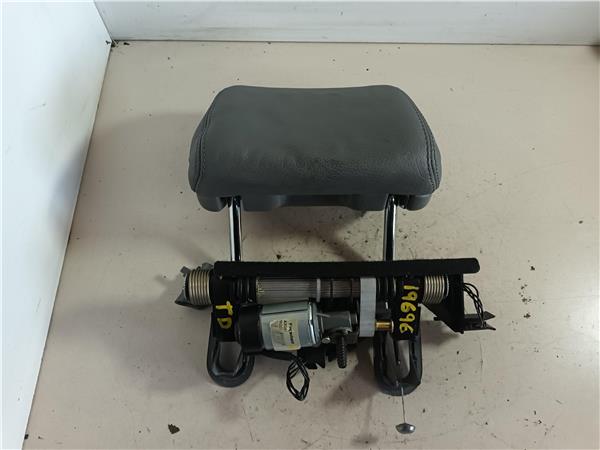 reposacabezas asiento trasero derecho mercede