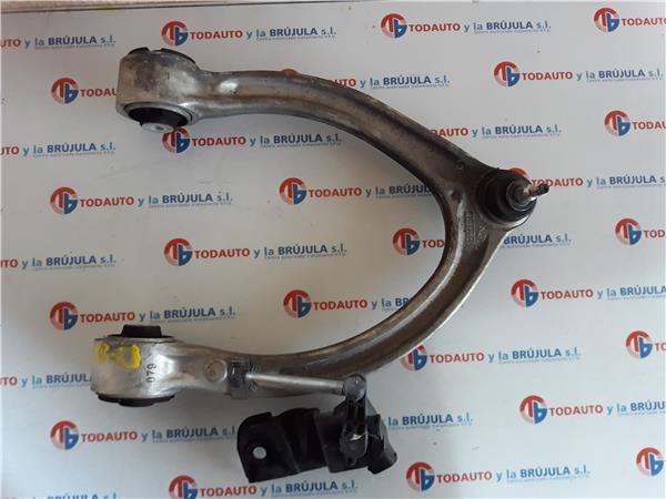 brazo superior delantero derecho mercedes ben