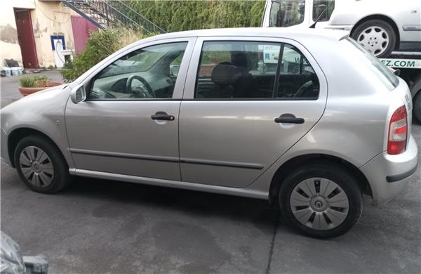 puerta delantera izquierda skoda fabia combi