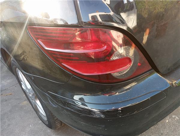 piloto trasero izquierdo mercedes benz clase