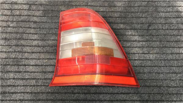 piloto trasero derecho mercedes benz clase c