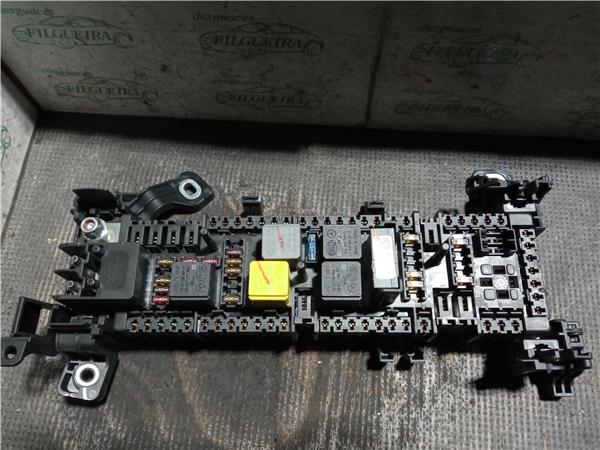 caja fusiblesrele mercedes benz clase b bm 24