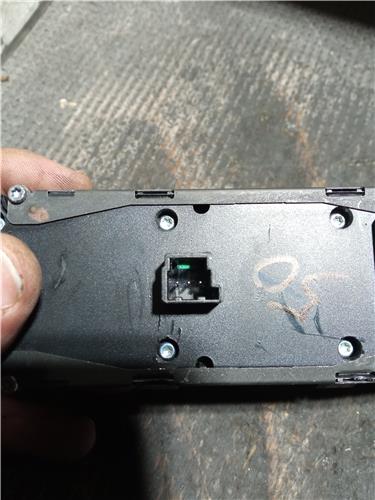 mando elevalunas delantero izquierdo mercedes