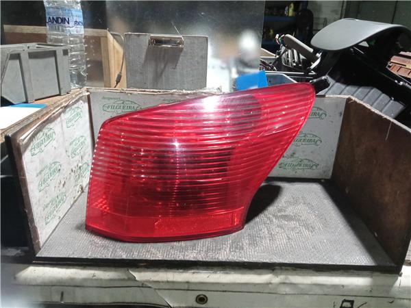 piloto trasero derecho peugeot 407 2004 16 s