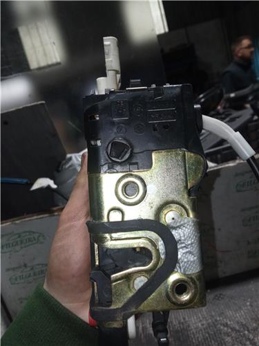 cerradura puerta trasera izquierda peugeot 40