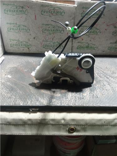 cerradura puerta delantera derecha toyota yar