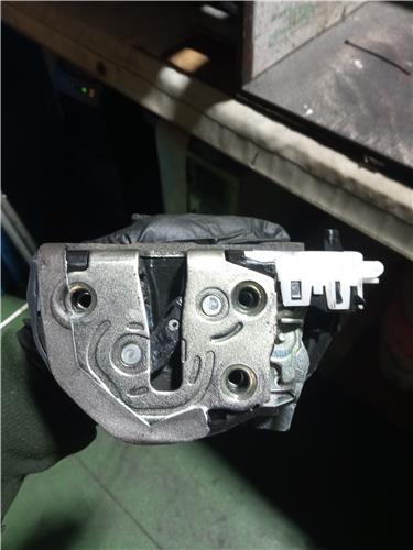 cerradura puerta trasera izquierda toyota yar