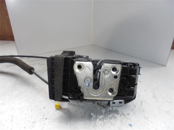 cerradura puerta delantera izquierda nissan j