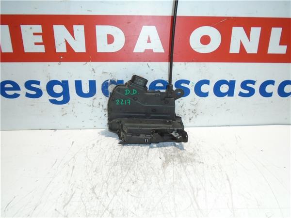 cerradura puerta delantera derecha nissan pri