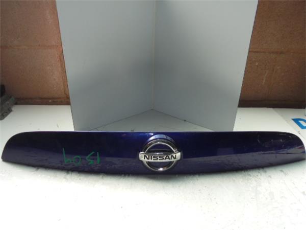 moldura porton trasero nissan juke i f15e 062