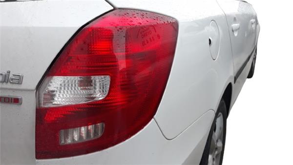 piloto trasero derecho skoda fabia 5j2 2007