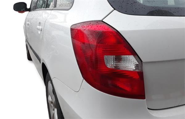 piloto trasero izquierdo skoda fabia 5j2 2007