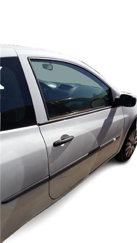 puerta delantera derecha renault clio iii 200