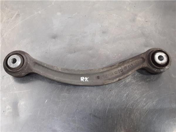 brazo superior trasero derecho mercedes clase