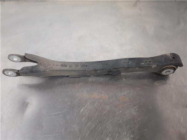 brazo inferior trasero izquierdo mercedes cla