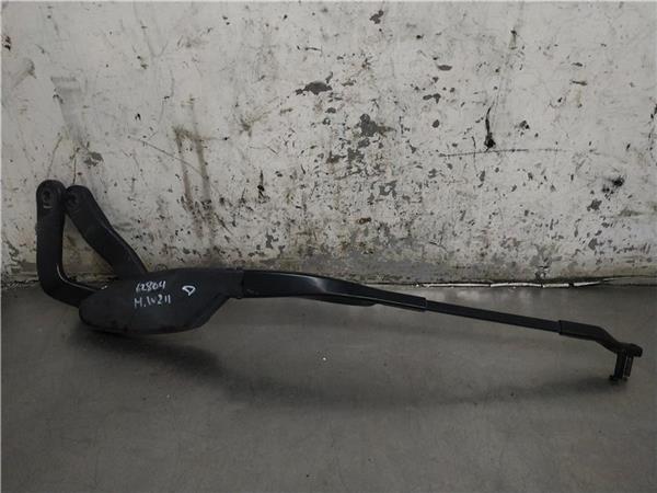 brazo limpiaparabrisas delantero derecho merc