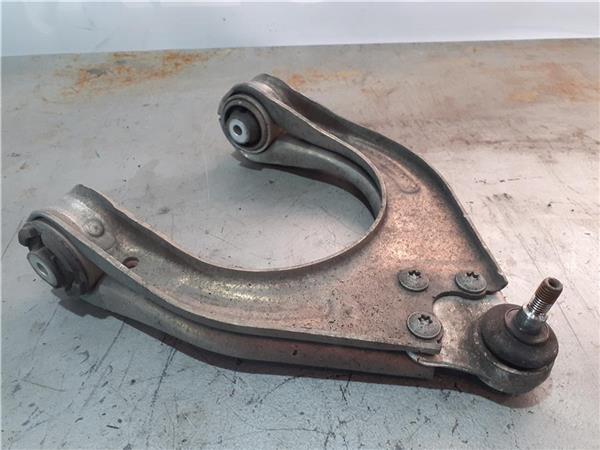 brazo superior delantero izquierdo mercedes c