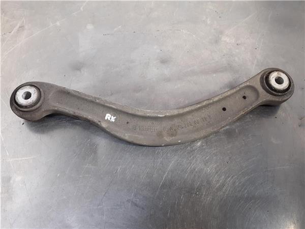 brazo superior trasero derecho mercedes clase