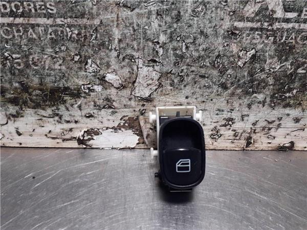 botonera puerta trasera derecha mercedes clas