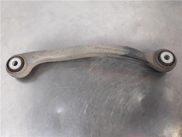 brazo superior trasero izquierdo mercedes cla