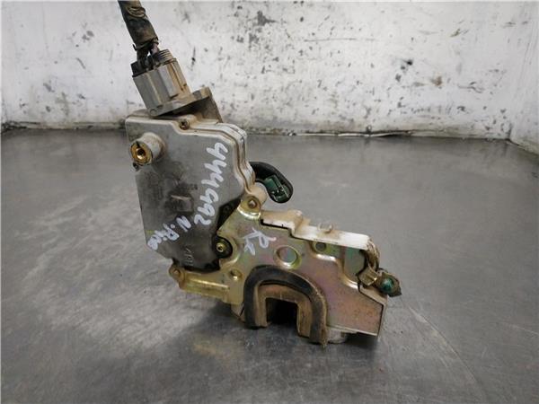 cerradura puerta delantera derecha nissan pri