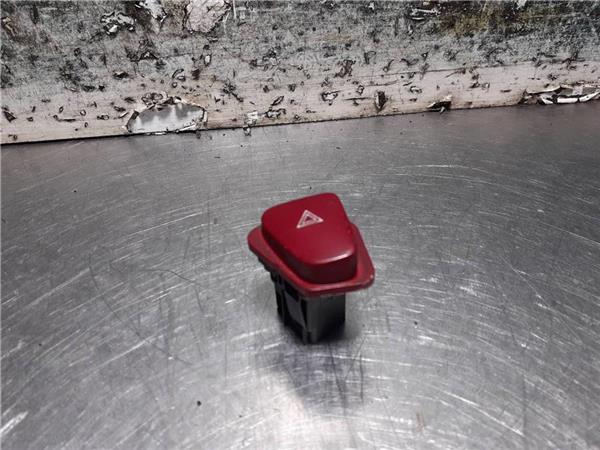 interruptor luces emergencia peugeot 607 s2