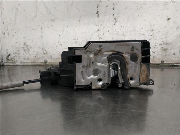 cerradura puerta delantera izquierda mercedes