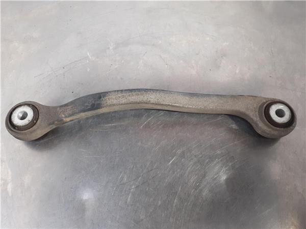 brazo superior delantero izquierdo mercedes c