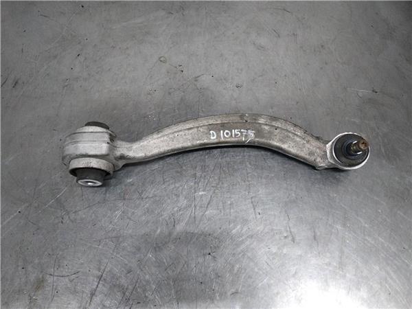 brazo superior delantero derecho mercedes cla