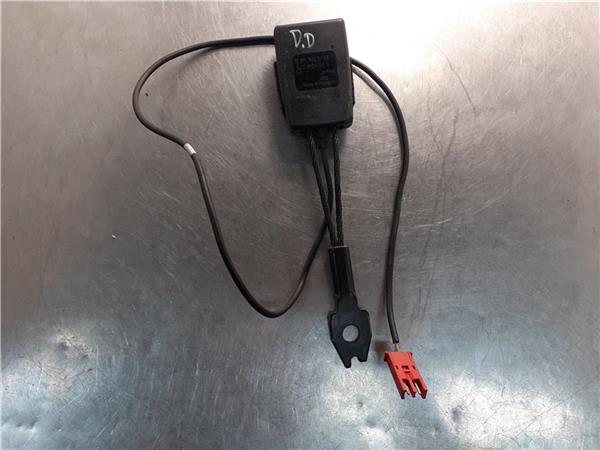 pretensor asiento delantero derecho mercedes