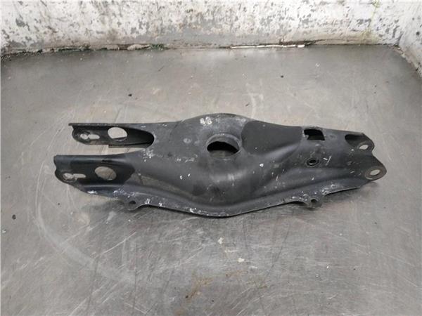 brazo inferior trasero derecho mercedes clase