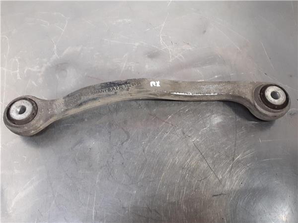 brazo superior trasero derecho mercedes clase