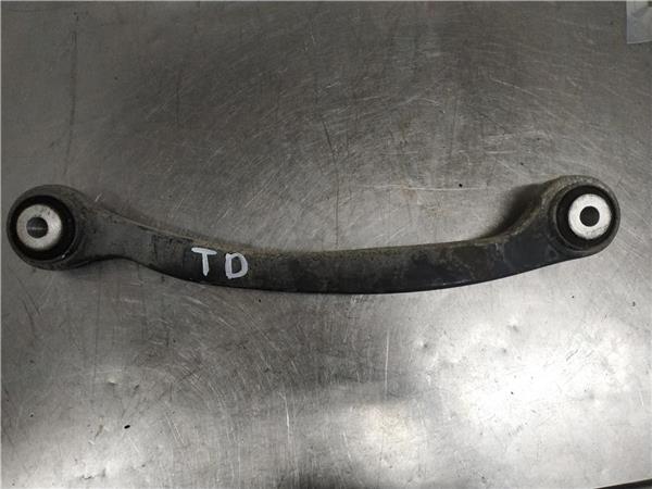 brazo superior trasero derecho mercedes clase