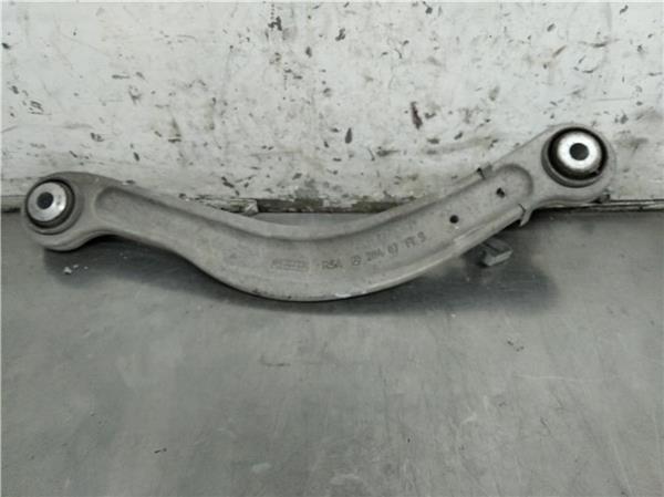 brazo superior trasero izquierdo mercedes cla