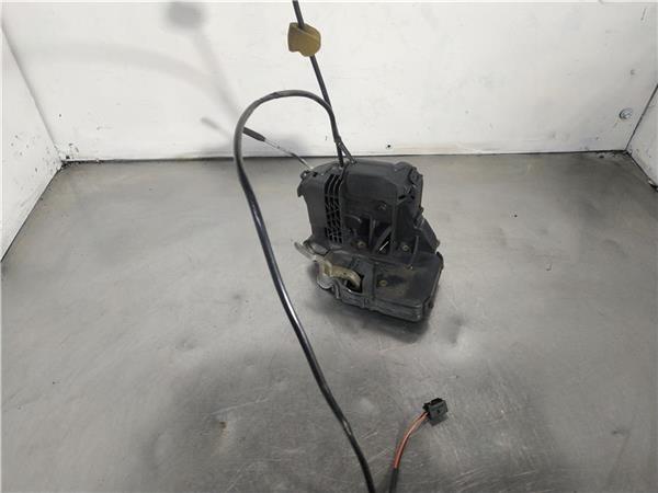 cerradura puerta delantera derecha mercedes c