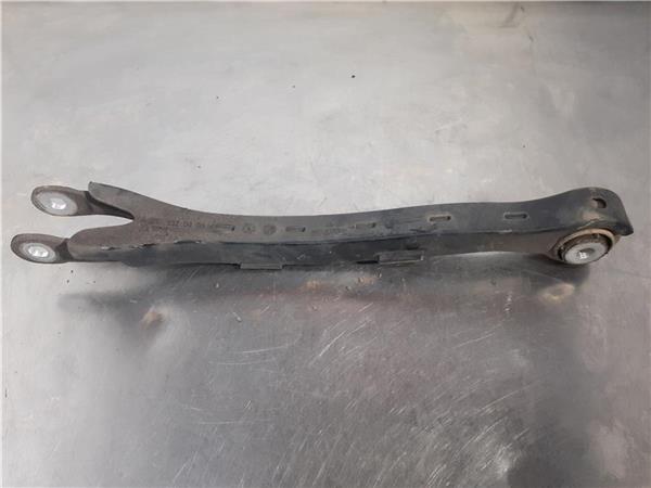 brazo inferior trasero derecho mercedes clase