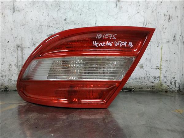 piloto trasero derecho mercedes clase c w204