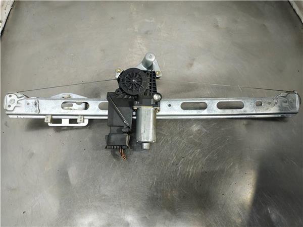 elevalunas electrico delantero derecho merced