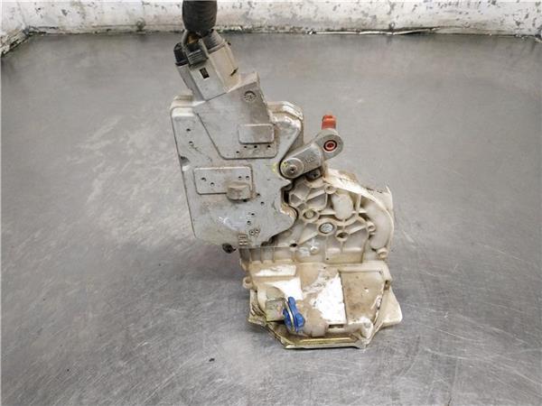 cerradura puerta trasera izquierda nissan pri