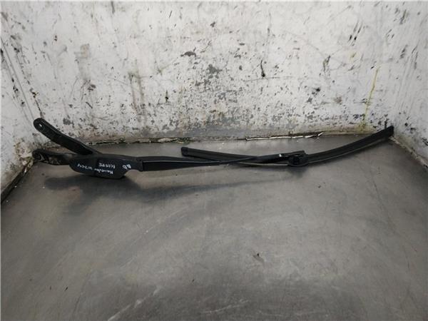 brazo limpiaparabrisas delantero derecho merc