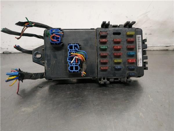 caja reles kia carnival j3