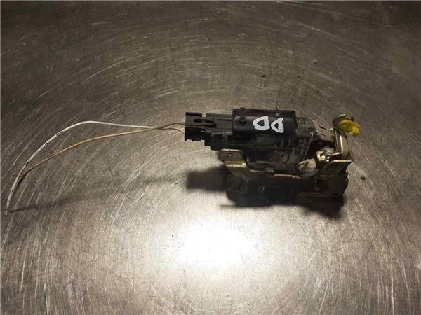 cerradura puerta delantera derecha nissan kub