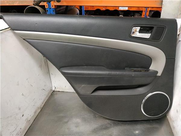 guarnecido puerta trasera izquierda chevrolet