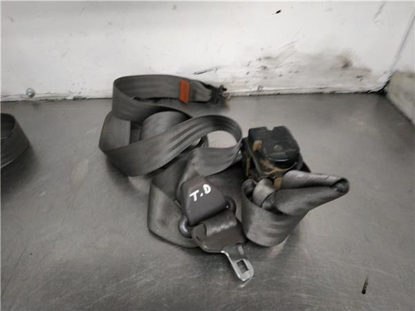 cinturon seguridad trasero derecho kia carniv