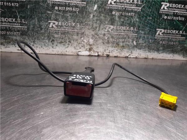 pretensor asiento delantero derecho mercedes