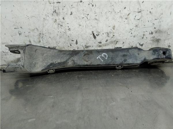 brazo superior trasero derecho mercedes clase