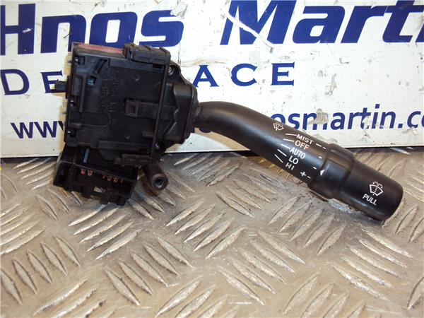 mando limpiaparabrisas toyota avensis berlina