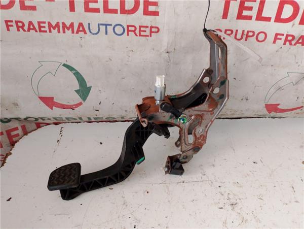 pedal freno toyota yaris p13 2014 13 active