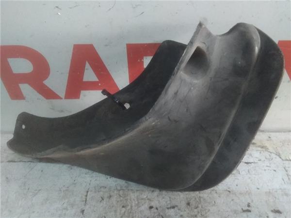 faldilla de barro delantera izquierda toyota