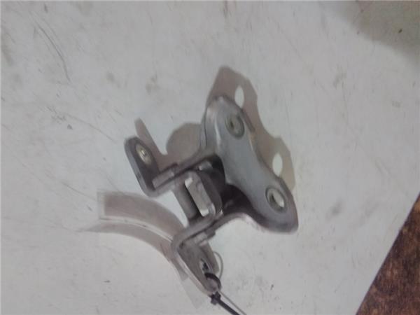 bisagra inferior puerta delantera izquierda t